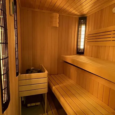 Chic Riverfront Retreat With Private Jacuzzi, Big Berry Gradac