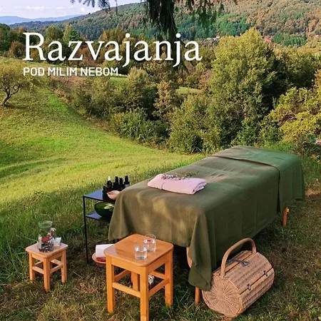 Prázdninový dům Chic Riverfront Retreat With Private Jacuzzi, Big Berry Gradac