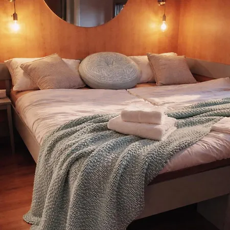 Chic Riverfront Retreat With Private Jacuzzi, Big Berry Gradac