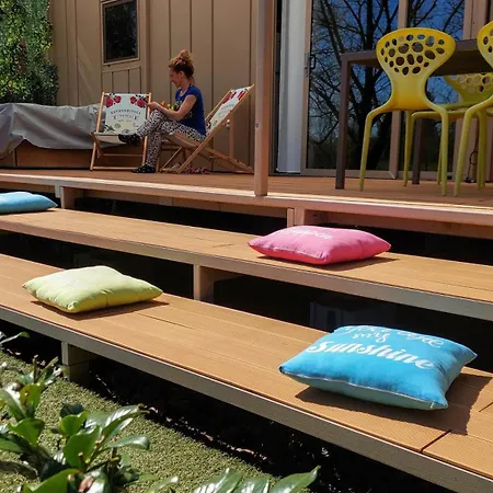 Chic Riverfront Retreat With Private Jacuzzi, Big Berry